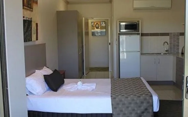 Emerald Executive Apartments – Guest Rooms – Emerald