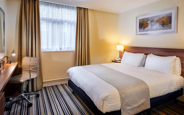 Holiday Inn Swindon by IHG