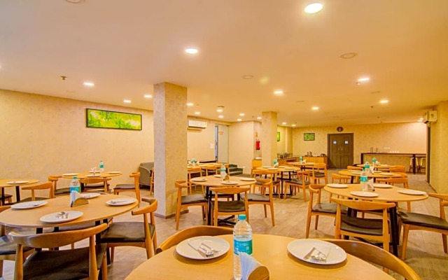 Treebo Trend Apple Tree Express