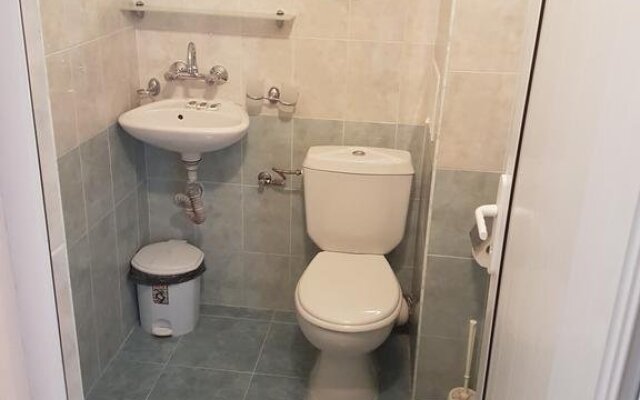 Brilliantin Guest House