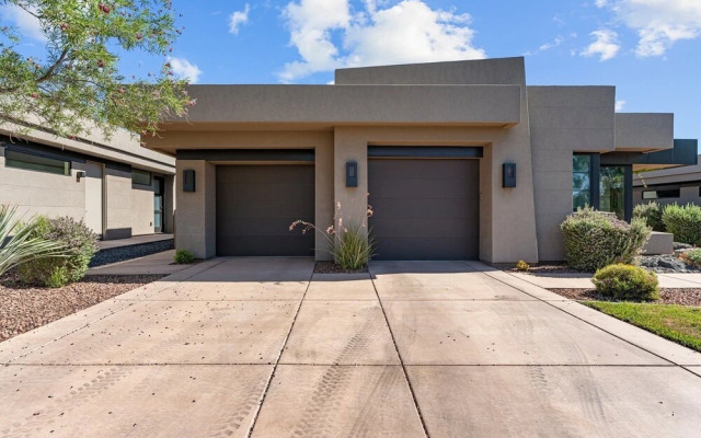 The Yucca Flower #11 3 Bedroom Home