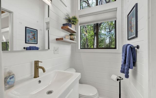 Selena-romantic Tiny Home-firepit