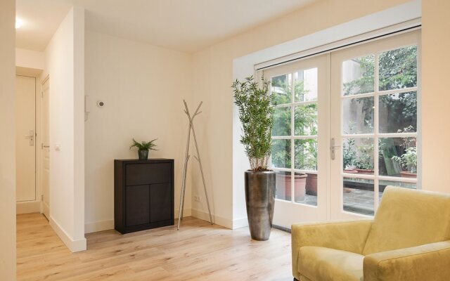 Canal Garden Apartment