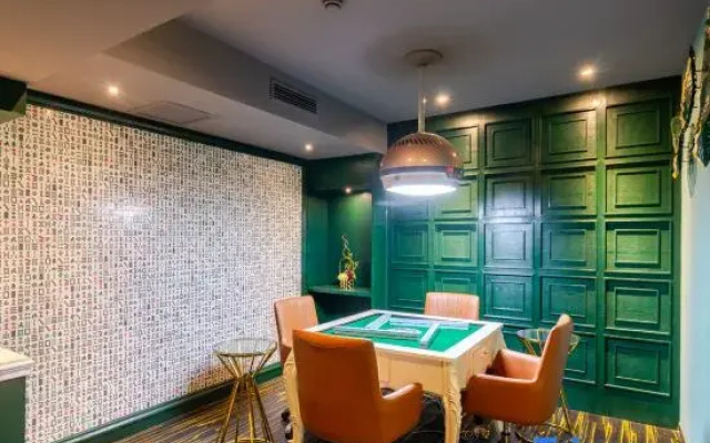 Aishe Space Meian Hotel (Qingdao Wusi Square)