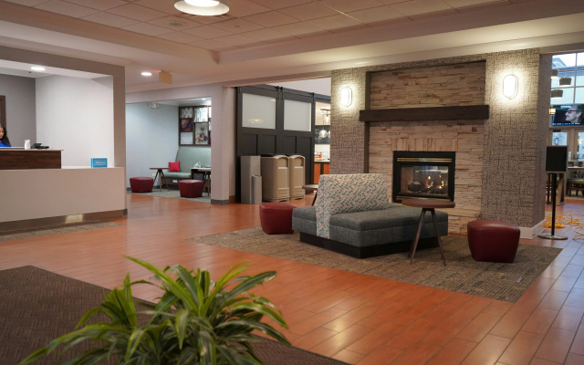 Hampton Inn & Suites Chicago/Aurora