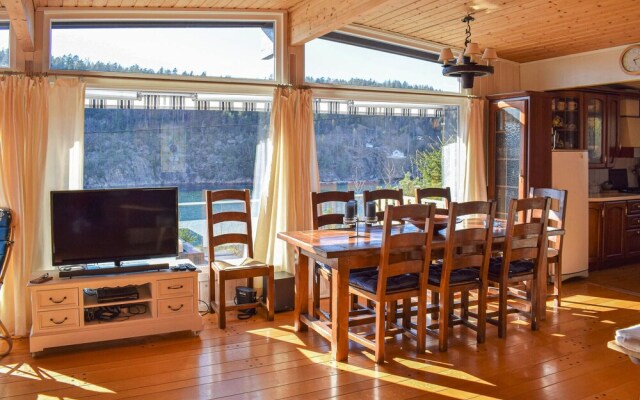 Stunning Home in Drøbak With 3 Bedrooms and Wifi