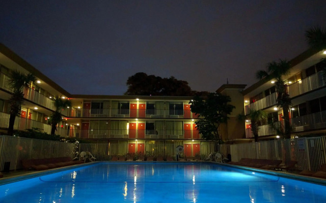 Red Carpet Inn Airport and Cruise Port Hotel Fort Lauderdale