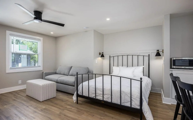 Minutes From Downtown Broadway The Nomad 4