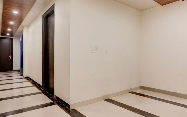 Super Townhouse Rohini Sector 18 Formerly Relic Stay