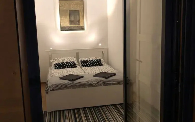 Central Garden Apartment