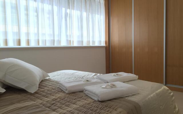 Galante Beach Apartment wi fi Private Parking