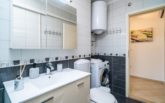 Nice Apartment in Dubrovnik With Wifi and 2 Bedrooms