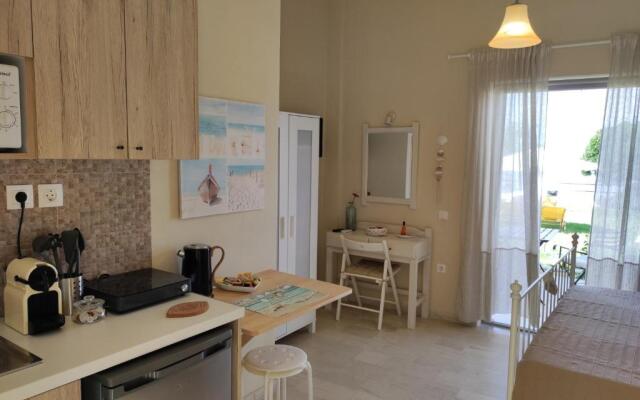 Thalassa Apartments & Studios