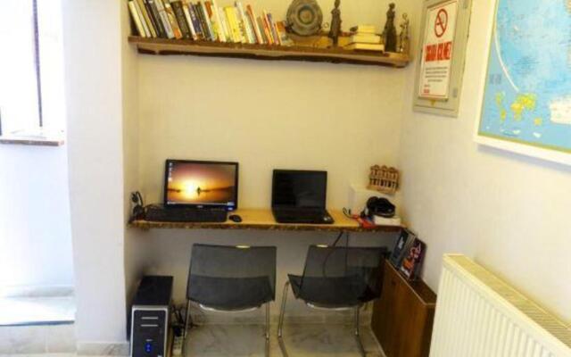 Avrasya Hostel