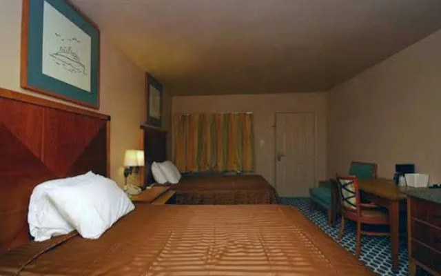 Airport Inn Downtown