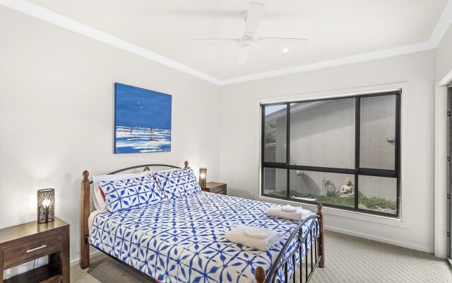 Fingal Breeze at Fingal Bay