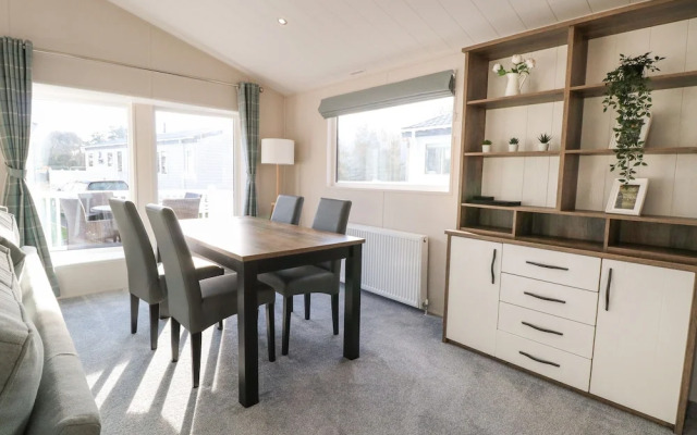 Broadland Sands Lodge