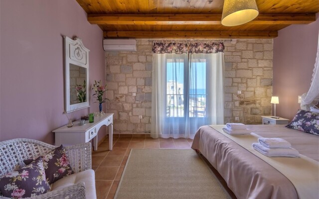 Emerald Villa 70m From the Beach