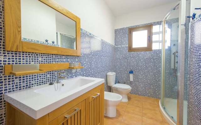 Villa - 4 Bedrooms with Pool and WiFi - 106405