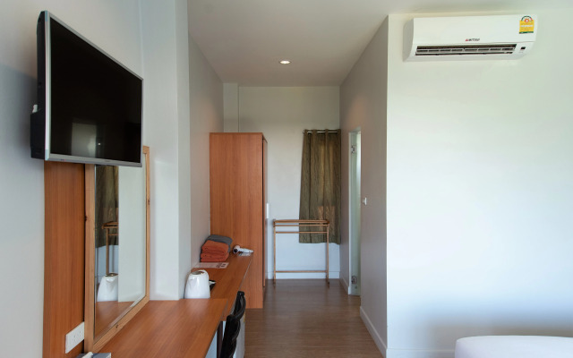 Royal Lanta Resort & Spa
