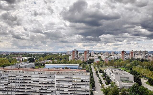 Penthouse Sky 16