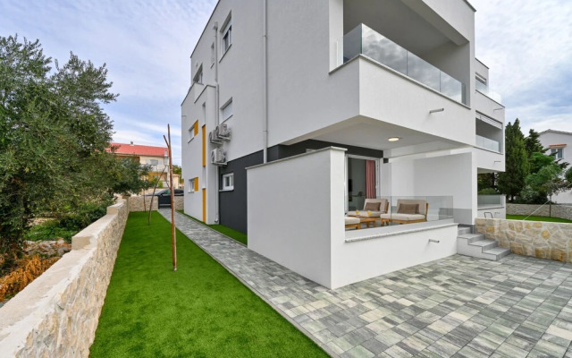 Imperial Apartment with Private Pool