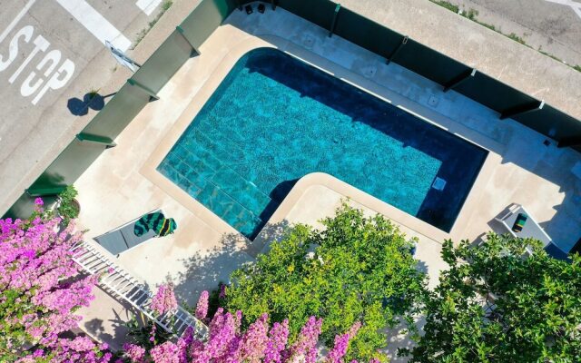 L&R - Private Pool - A1