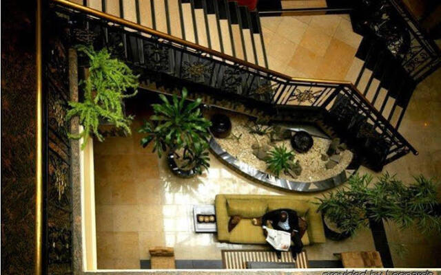 Planet One Hotel & Wellness