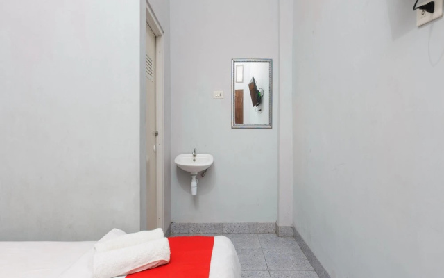 RedDoorz Syariah @ Jalan Doktor Warsito Lampung