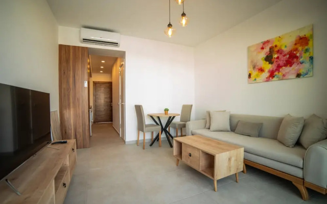Superfresh Penthouse Studio Apartment With sea View