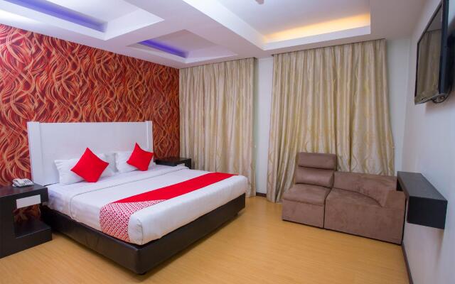 OYO 44037 King Park Hotel