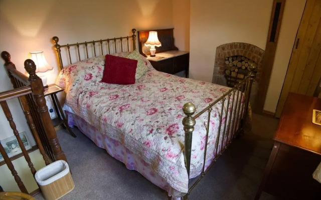 Cottage - Sleeps 2 - Garden - Parking