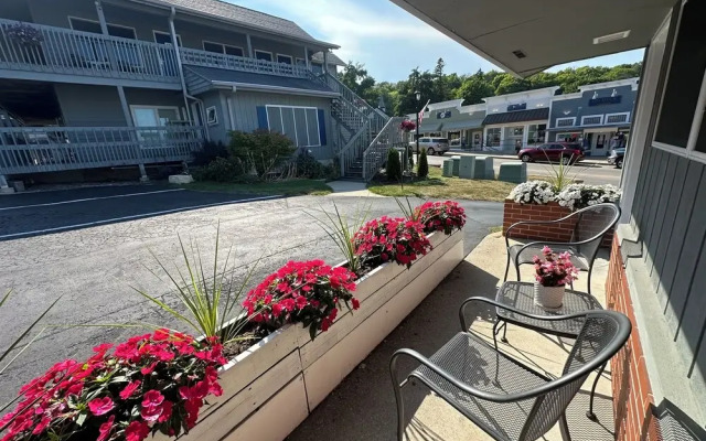 DownTown Inn