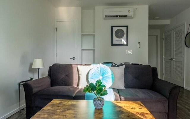 FRONTDESK Fairfax Flats West End Nashville