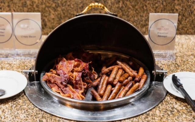 Crowne Plaza Newark Airport by IHG