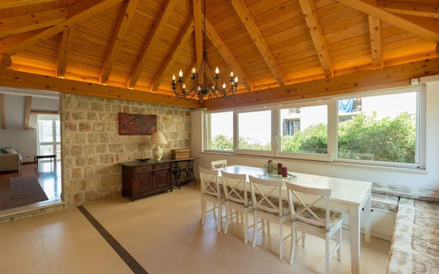 Hedera Estate Hedera A16