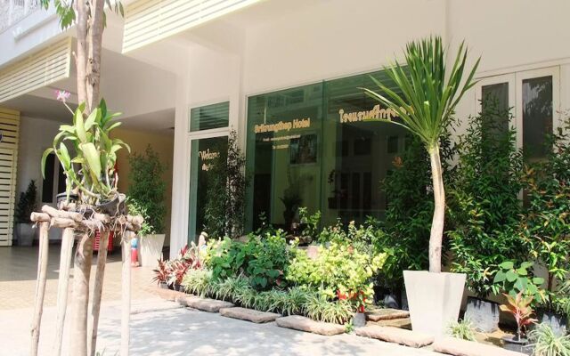 Sri Krungthep Hotel