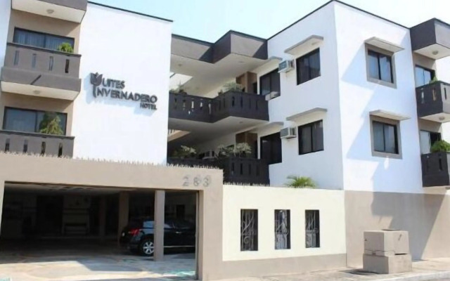 Suites Invernadero Hotel