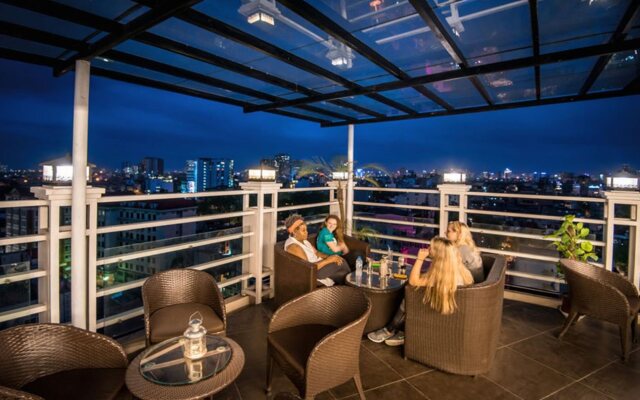 May De Ville Corner Hotel