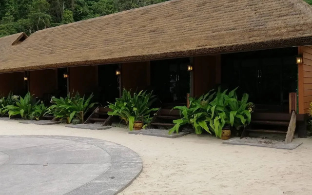 Victoria Cliff Nyaung Oo Phee Island