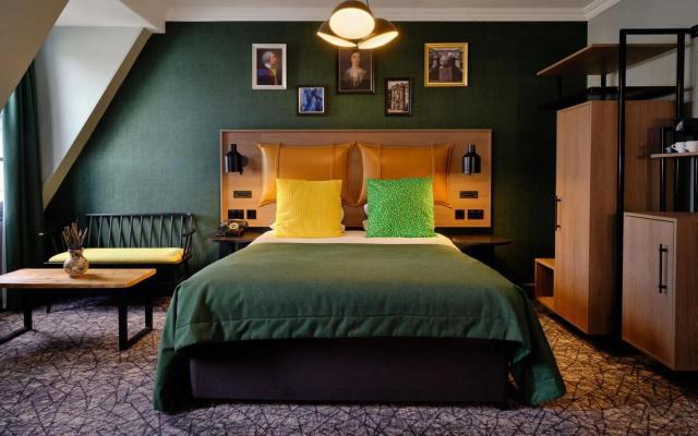 Abbey Hotel