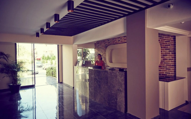 Two Seas Hotel
