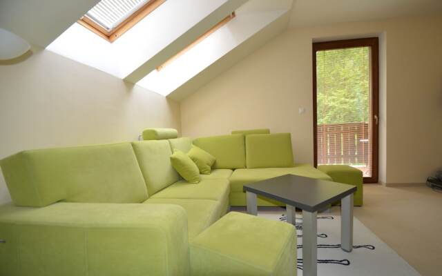 Fatrapark 2 Apartments House