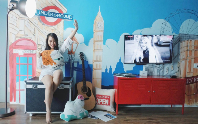 Berry Glee Thematic Hotel