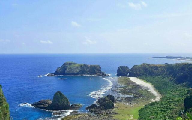 Green Island Dolphin House