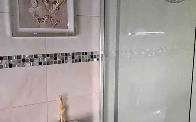 The Holly & Ivy (Adults Only)