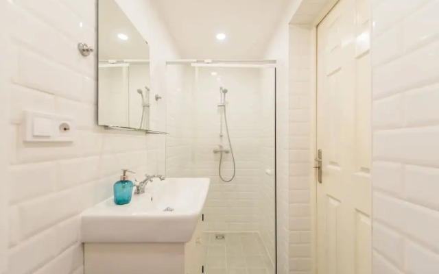 Venus Apartments - Akacfa Street Studios