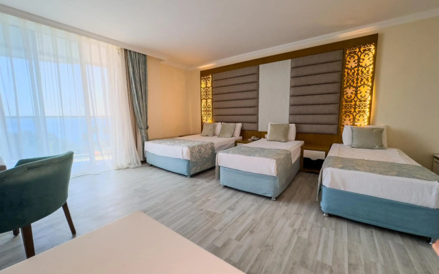 Concordia Celes Hotel