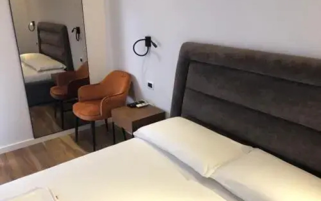 Skanderbeg Square Deluxe 1
