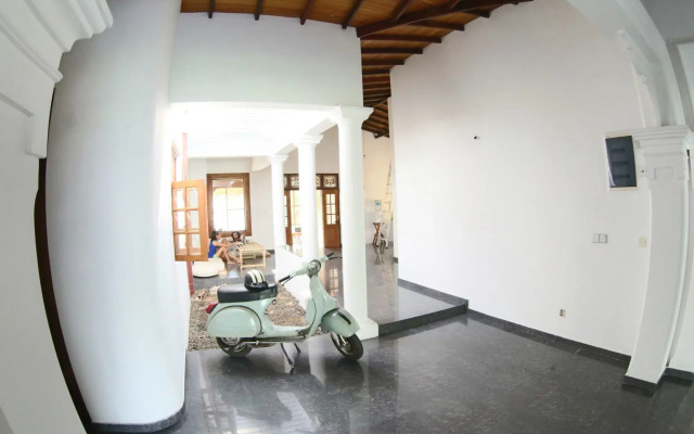 Hostel First Colombo Airport